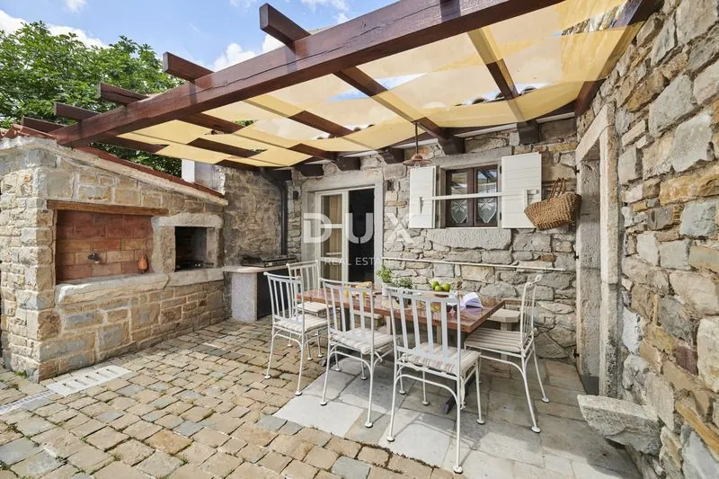 Covered terrace with BBQ
